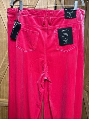Lucky & Blessed NWT High-Rise Women’s Jeans - Bright Pink